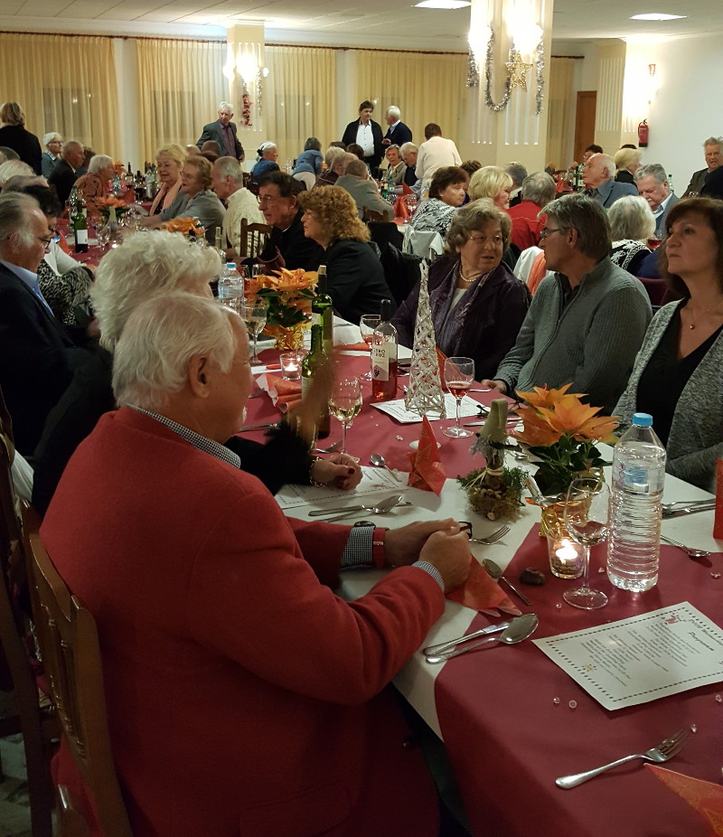 Ballsaal Weihnachtsfeier - Tischgruppe